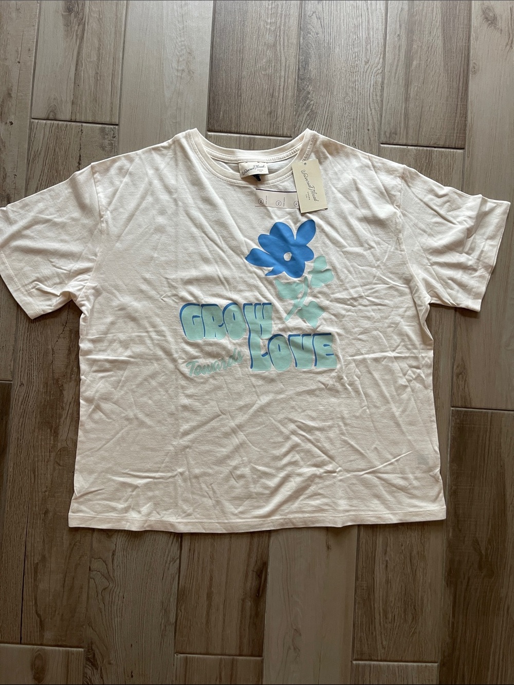 Universal Thread Cream Graphic Tee- Grow Towards Love- XL - Picture 2 of 5